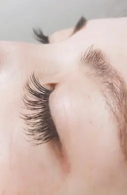 平日13時​〜​16時限定ミンク100本4000円120本4500円140本5000円160本5500フラット変更+1100