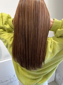 【1日1名様限定】白髪ぼかしハイライト+全体カラー（ケアブリーチ使用）髪に必要なケラチン、コラーゲンTR補給付き🌿