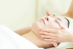 【リフトアップ♪小顔効果☆】ヘッドマッサージ＋フェイシャル  90分　8500円→6500！