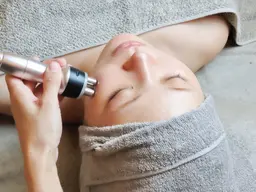 お顔スッキリ✨‼️小顔矯正×ラジオ波　50分📻🎵