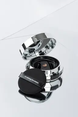 V3ファンデーション¥8,800✨《商品取り置き》V3シャイニングファンデーション¥9,350💋