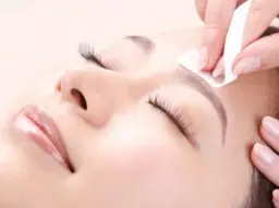 【アイブロウデザイニング】ワックス脱毛・眉カット(間引き込)