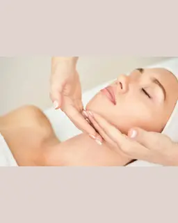 小顔ドライヘッドスパ/大人気の脳洗浄®︎!不眠、肩こり、むくみ、たるみなどのお悩みサポート!睡眠の質をUP、即効美肌✨