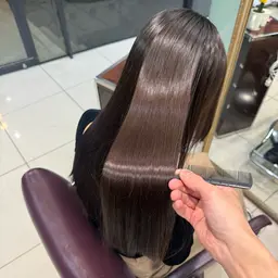 パーマ専門店のパーマ落とし🌿パーマを緩くしたい方、自然なストレートに戻したい方おすすめ⭕️✨