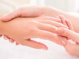 口コミご協力いただける方限定💖【ハンドジェルオフ＆ネイルケアコース✨】ミニモ限定❤️8,480円→5,500円💅