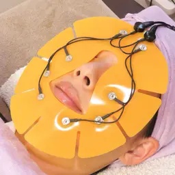 【Xmas限定!ご褒美プラン🎄】高周波フェイシャル＋小顔ドライヘッドスパ+ハンド、フットマッサージ プレゼント🎁