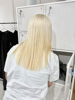 【1.2月限定】カット+ハイブリーチオンカラー（ブリーチ2回)