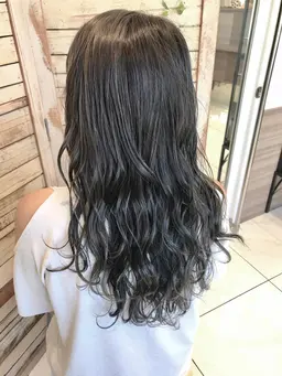 《❄️ダメージレス❄️》イルミナカラー&キラキラトリートメント✨  ¥10000