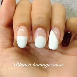 【オフ無し】ハンド✋️🫧変形フレンチ🫧【ハンドネイル/パラジェル変更可能/川越】