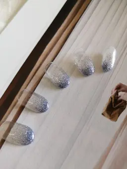 ❁ハンドネイル　ラメグラデーション❁　（オフ込み）