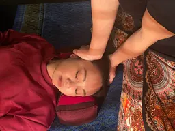 頭痛首肩凝りさんの為に！タイのバーム使用タイ古式マッサージ90分　足湯、お茶菓子付き