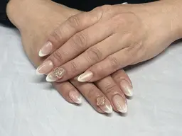 フレンチネイル  (オフ・ケア込み)