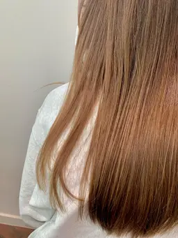 【ミニモ限定クーポン】ブリーチしたくないけどベージュやピンクに!ブリーチ無しWカラー+カット+高保湿トリートメント