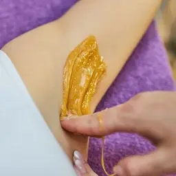 👙ワキ👙脱毛の中でも人気すぎるほどの箇所ですね😊脇のポツポツや黒ずみなどのお悩みも解決しましょう💪