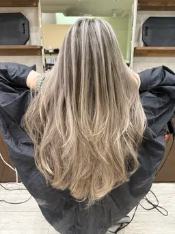 海外風バレイヤージュ➕トリートメント（25歳以下の方限定📲）
