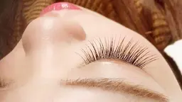 おかげさまで5周年😊感謝の気持ちをこめて3,300円‼️フラットマットラッシュ ▶︎▶︎▶︎120本までつけ放題✨️