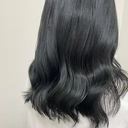 《🖤🫐黒染めしたくない!!🫐🖤》透明感が出せる暗髪メニュー⸜ ♡ ⸝艶トリートメント付き🧼🚿