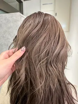 【U24新生活応援価格𝜗𝜚 ࣪˖ ִ𐙚】ケアブリーチ+カラー🤍