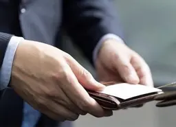 【手の甲・指脱毛¥500】営業マンのたしなみ！名刺交換の手元見られてます！