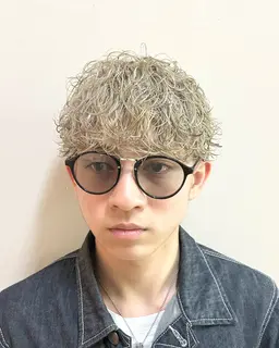 メンズカット、ブリーチ、パーマ、カラー