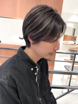 センターパートカット＋ハイライト  2回ブリーチ