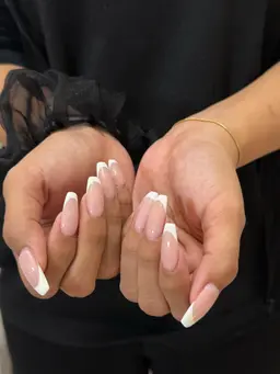 定番かわいい🥺❤️‍🔥 フレンチネイル