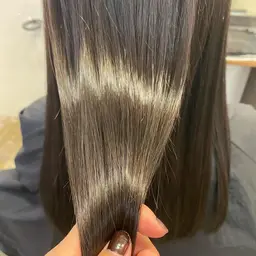 ▫️10代​〜​30代の方限定▫️縮毛矯正（リタッチも可◎）＋トリートメント※注意事項ご確認ください。