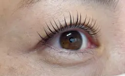 ケラチンラッシュリフト(上まつげカール)＋¥500でパリジェンヌにも変更可