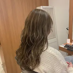 🕊 🌱透明感出したい方にオススメ🕊 🌱ハイライトカラー＋超音波トリートメント