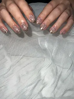 期間限定🌸学生応援📣ニュアンスネイル、マグネットネイル、フラッシュネイル、ミラーネイル、2時間以内やり放題¥7700