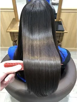 『乾かすだけでまとまる圧倒的艶髪』✨髪質改善トリートメント』　11000円→7000