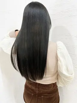 【夏のうねり対策】似合わせカット＋うる艶縮毛矯正￥13650