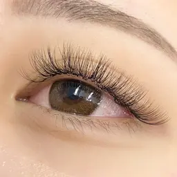 ☆ボリュームラッシュ100束(300〜500本)☆