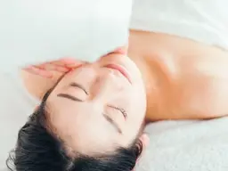 小顔「美肌ケア定番」小顔コルギ+毛穴洗浄+生コラーゲン導入+パック60分