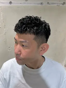 メンズカット➕アイロンパーマ➕シャンプーお顔剃り➕マッサージ➕ヘアセット