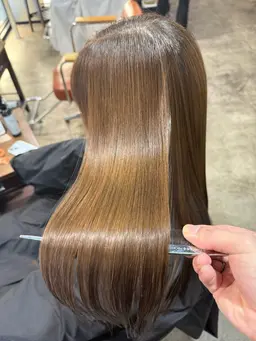 ブリーチなしダブルカラー+トリートメント🩵ブリーチを使わないダブルカラーのメニューです💁‍♂️