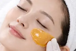 うるつや🫧全顔WAX 高保湿リフトマスク付　¥5,830