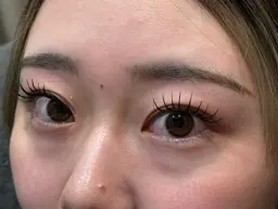 韓国風束感マツエク👀軽くて違和感のないフラットラッシュ使用✨付け放題！【コーティング仕上げ⭐️】
