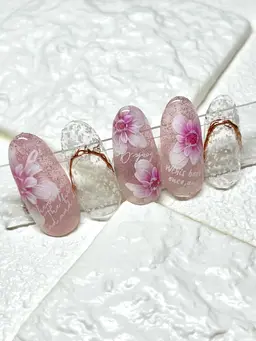 ゴージャスアート💅持ち込みデザインOK✨4週間以内のご予約で次回オフ無料✨