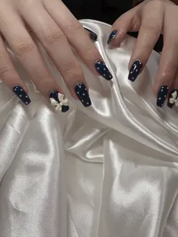 ジェルネイルやりたい放題　（デザイン マグネ フレンチ グラデ）長さだし1本+200円　他店オフ付け替え+1000円