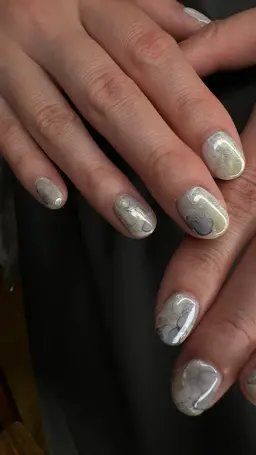 【初回限定割引】シンプルニュアンスアート🫧写真のアートでの施術となります💫お色味変更🉑