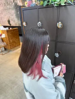 毛先カット＋インナーカラー