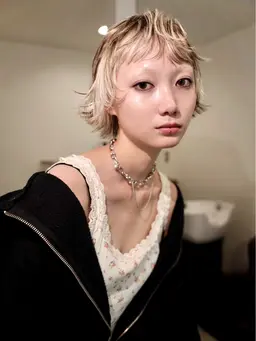 人気No.2🦨【初回クーポン】カット＋ケアブリーチ＋デザインカラー