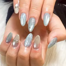 マグネットとストーンデザイン💎ストーン付き💎 ジェルオフ無料  🌟チップ長さ出し別