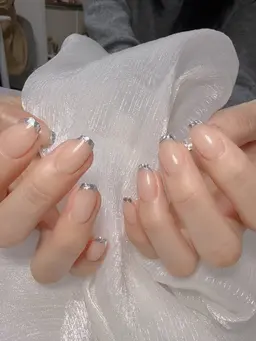 ガラスフレンチオフ別途 ¥500・オフありの場合、施術時間が約40分延長となります。