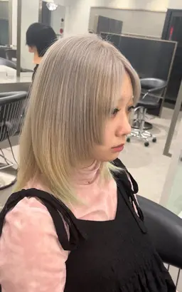 【🦄チラ見せデザインカラー🦄】カット+艶カラー+インナーブリーチ