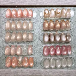 画像ネイル🫧¥5,000  マグネットカラー、ラメ変更可🌈オフ込