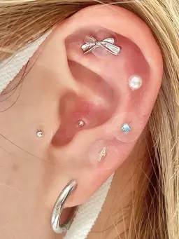 話題の耳ツボジュエリー✨12 粒コース💎