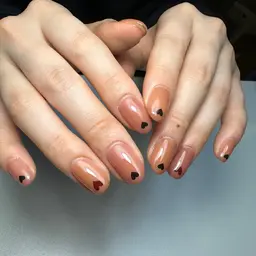 オフあり【平日限定】シンプルなのに垢抜ける 上品ワンポイントネイル