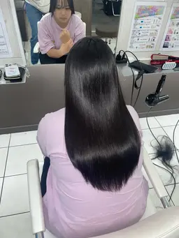 【艶で差がつく、地毛風ストレート🪽🤍】縮毛矯正 ＋ トリートメント ＋ メンテナンスカット✂︎